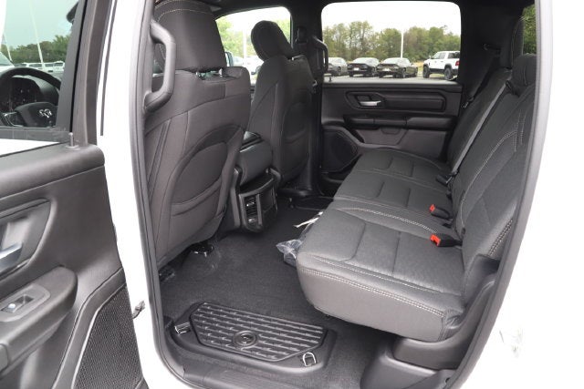 2027 RAM Ram 1500 RAM 1500 TRADESMAN CREW CAB 4X4 5'7' BOX