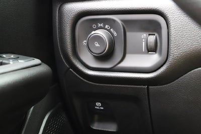 2027 RAM Ram 1500 RAM 1500 TRADESMAN CREW CAB 4X4 5'7' BOX