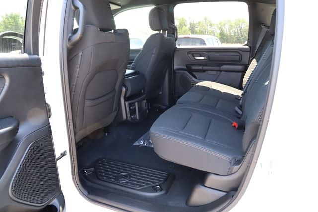 2026 RAM Ram 1500 RAM 1500 TRADESMAN CREW CAB 4X4 5'7' BOX