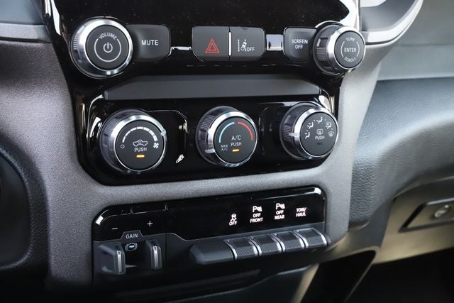 2026 RAM Ram 1500 RAM 1500 TRADESMAN CREW CAB 4X4 5'7' BOX