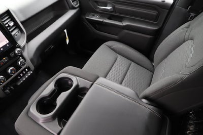 2027 RAM Ram 1500 RAM 1500 EXPRESS CREW CAB 4X4 6'4' BOX