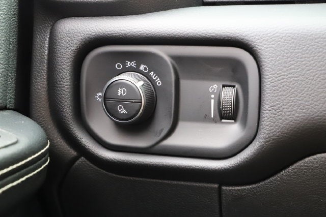 2027 RAM Ram 3500 RAM 3500 BIG HORN CREW CAB 4X4 8' BOX