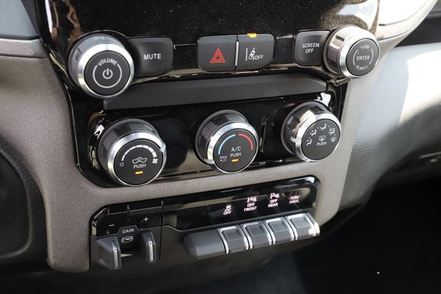 2026 RAM Ram 1500 RAM 1500 TRADESMAN CREW CAB 4X4 5'7' BOX