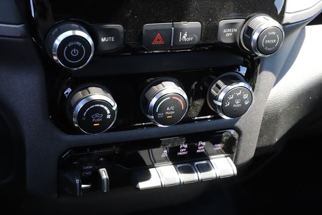 2026 RAM Ram 1500 RAM 1500 TRADESMAN CREW CAB 4X4 5'7' BOX