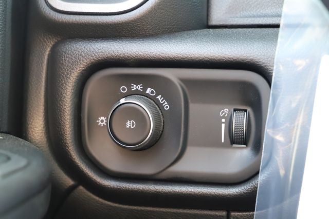 2026 RAM Ram 3500 Chassis Cab RAM 3500 TRADESMAN CHASSIS REGULAR CAB 4X4 84' CA