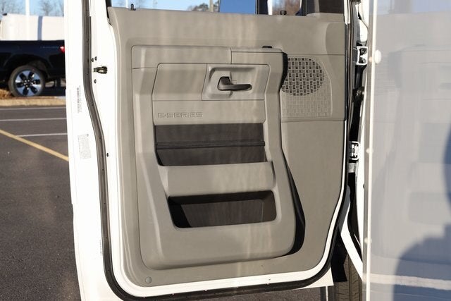 2026 Ford E-350SD Base Cutaway