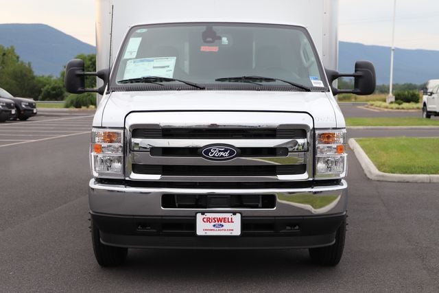 2027 Ford E-450SD Base DRW