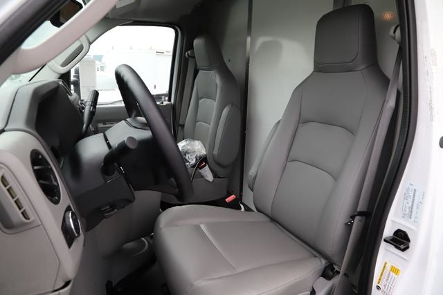 2027 Ford E-450SD Base DRW