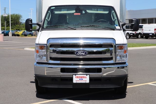 2027 Ford E-450SD Base DRW