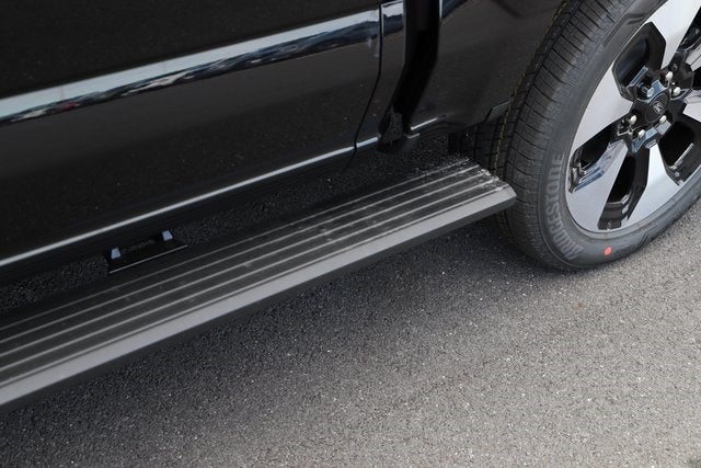 2025 Ford F-150 Lightning Platinum