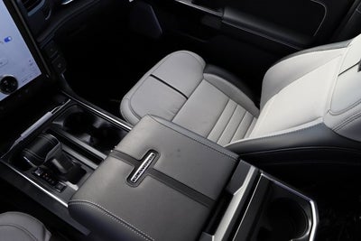 2025 Ford F-150 Lightning Platinum