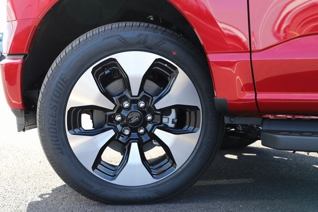 2025 Ford F-150 Lightning Platinum