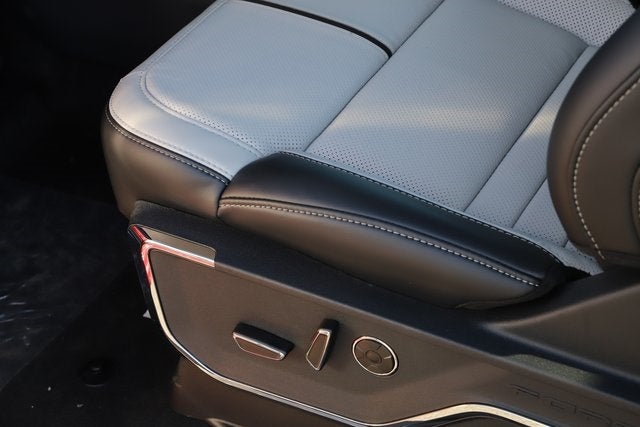 2025 Ford F-150 Lightning Platinum