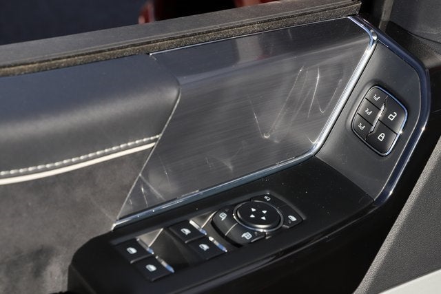 2025 Ford F-150 Lightning Platinum