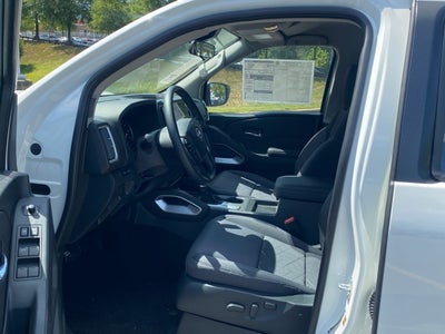2025 Nissan Frontier Crew Cab SV