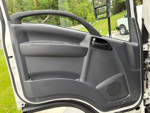 2026 Isuzu NRR 1U2 04 132.5" Wheelbase