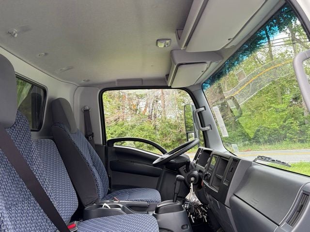2026 Isuzu NRR 1U2 04 132.5" Wheelbase
