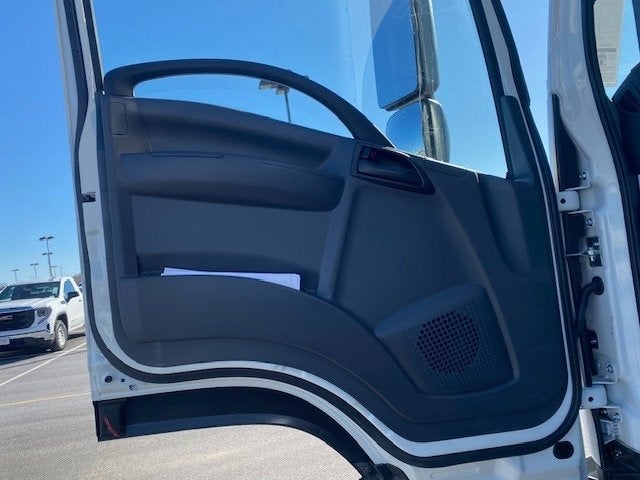 2025 Isuzu FTR MT5G4 212" Wheelbase