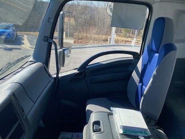 2025 Isuzu FTR MT5G4 212" Wheelbase