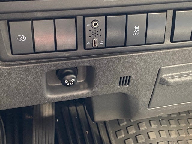 2025 Isuzu NPR-HD 3F254 132.5" Wheelbase