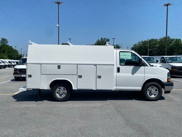 2025 Chevrolet Express 3500 Cutaway Cutaway
