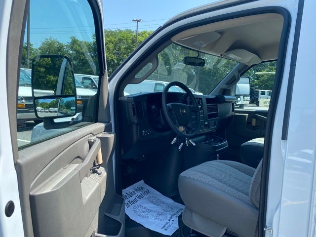2025 Chevrolet Express 3500 Cutaway Cutaway