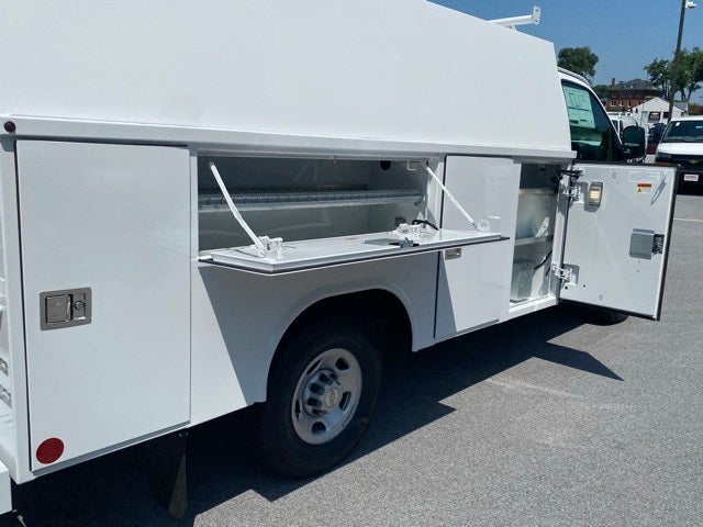 2025 Chevrolet Express 3500 Cutaway Cutaway