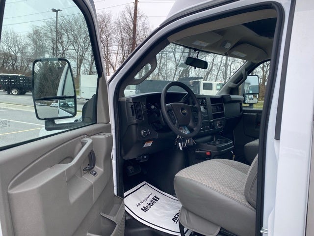 2025 Chevrolet Express 3500 Cutaway Cutaway