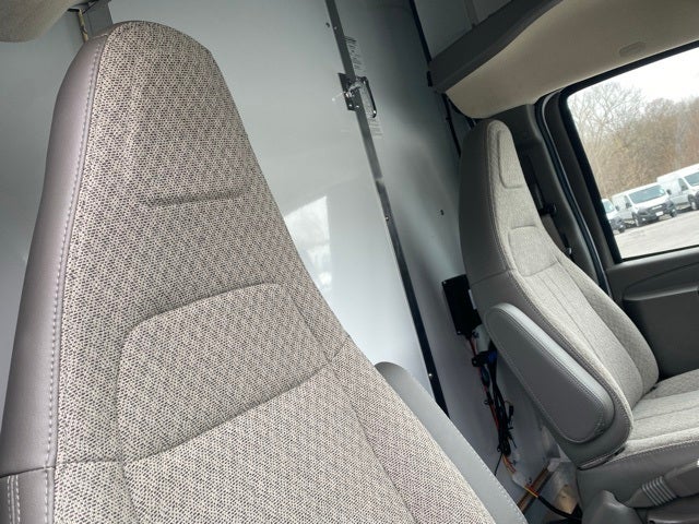 2025 Chevrolet Express 3500 Cutaway Cutaway