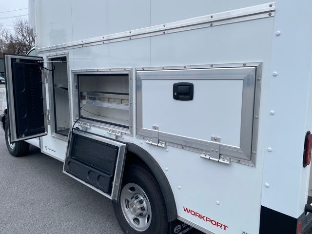 2025 Chevrolet Express 3500 Cutaway Cutaway