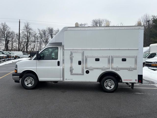 2025 Chevrolet Express 3500 Work Van Cutaway