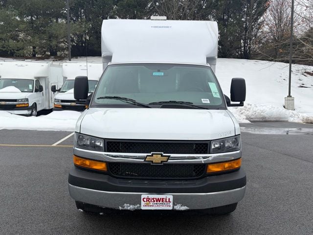 2025 Chevrolet Express 3500 Work Van Cutaway