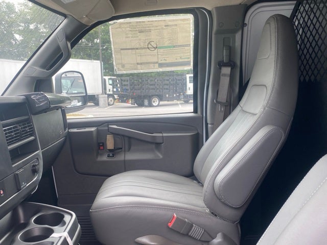 2025 Chevrolet Express 2500 Work Van Cargo