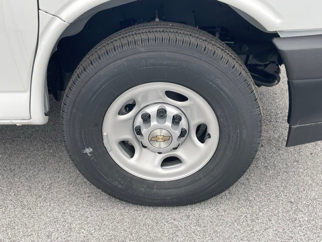 2025 Chevrolet Express 2500 Work Van Cargo