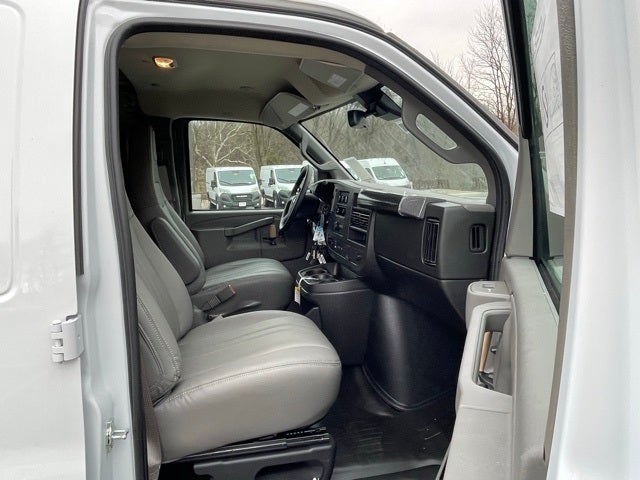 2025 Chevrolet Express 2500 Work Van Cargo