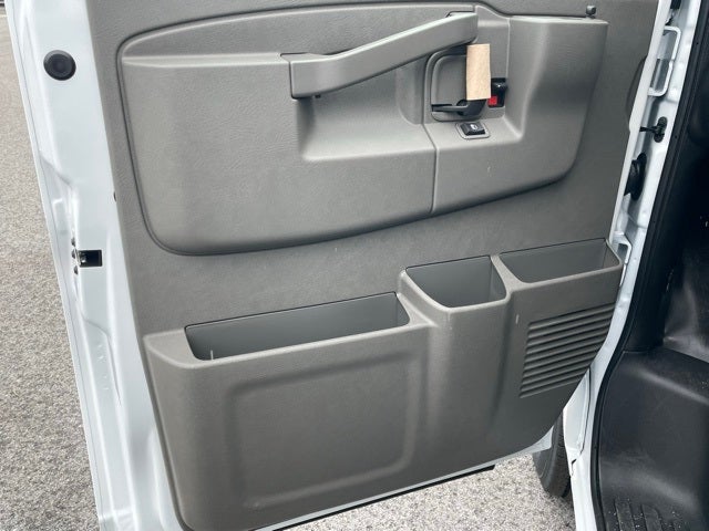 2025 Chevrolet Express 2500 Work Van Cargo