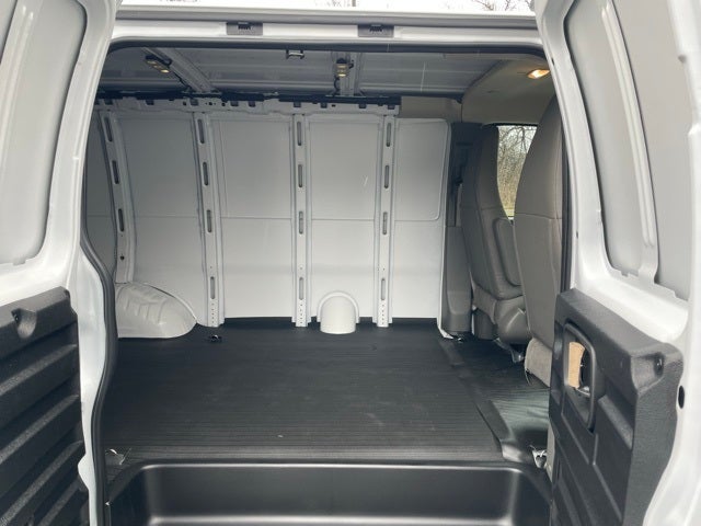 2025 Chevrolet Express 2500 Work Van Cargo