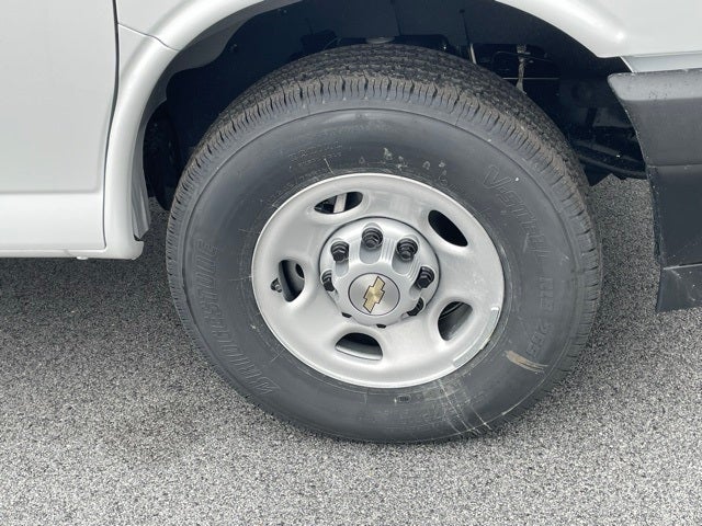 2025 Chevrolet Express 2500 Work Van Cargo