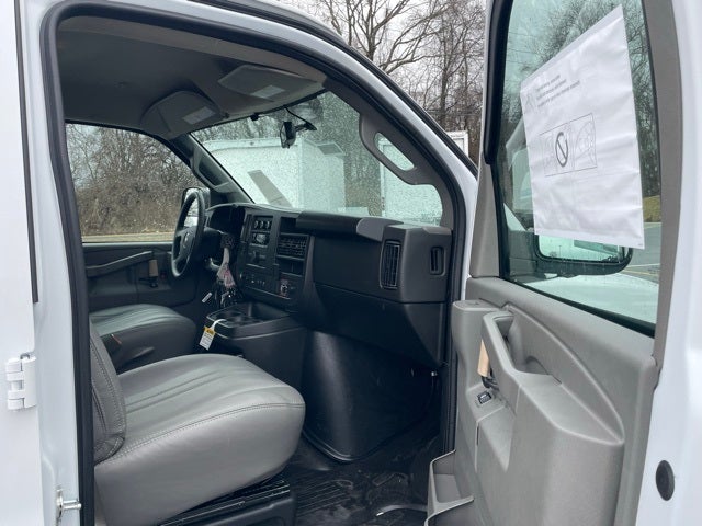 2025 Chevrolet Express 2500 Work Van Cargo