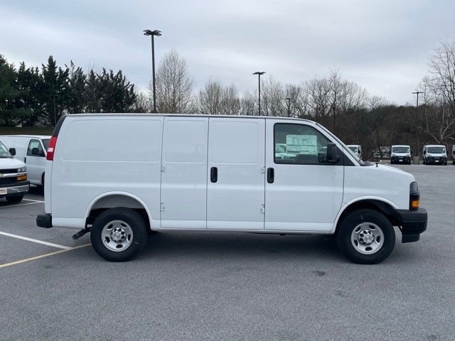 2025 Chevrolet Express 2500 Work Van Cargo