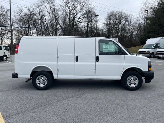 2025 Chevrolet Express 2500 Work Van Cargo