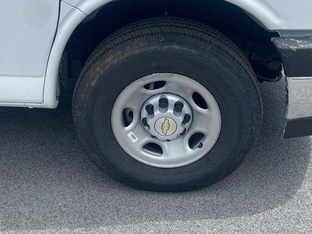 2025 Chevrolet Express 3500 Cutaway Cutaway