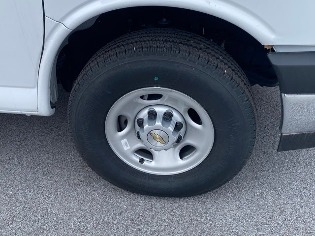 2025 Chevrolet Express 3500 Cutaway Cutaway