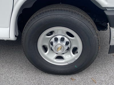 2025 Chevrolet Express 3500 Cutaway Cutaway