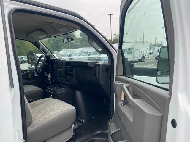 2025 Chevrolet Express 3500 Cutaway Cutaway