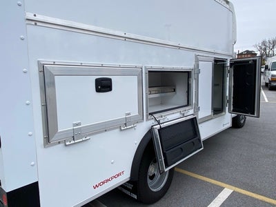 2025 Chevrolet Express 3500 Cutaway Cutaway