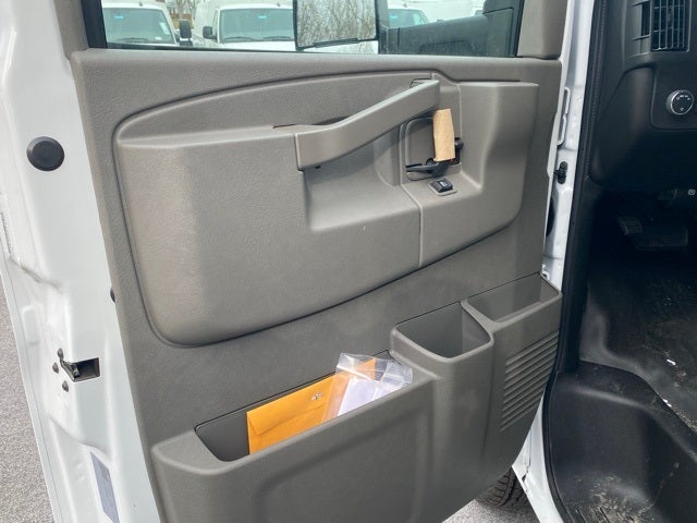 2025 Chevrolet Express 3500 Cutaway Cutaway