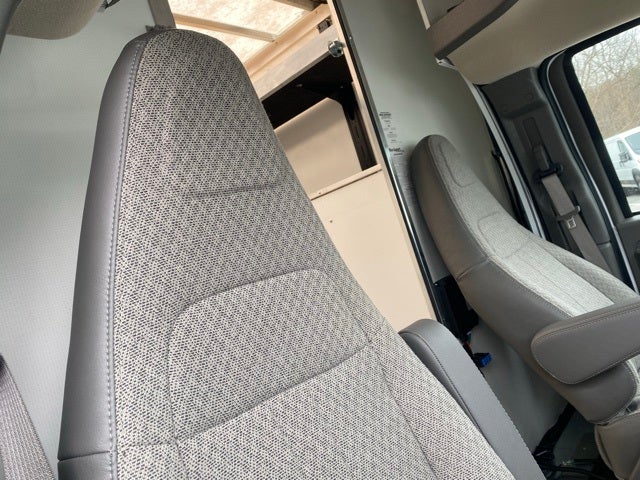 2025 Chevrolet Express 3500 Cutaway Cutaway