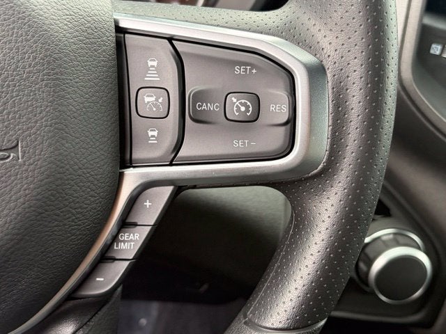 2027 RAM Ram 1500 RAM 1500 TRADESMAN QUAD CAB 4X4 6'4' BOX