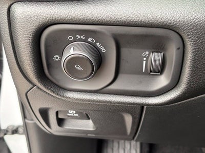 2027 RAM Ram 1500 RAM 1500 TRADESMAN QUAD CAB 4X4 6'4' BOX